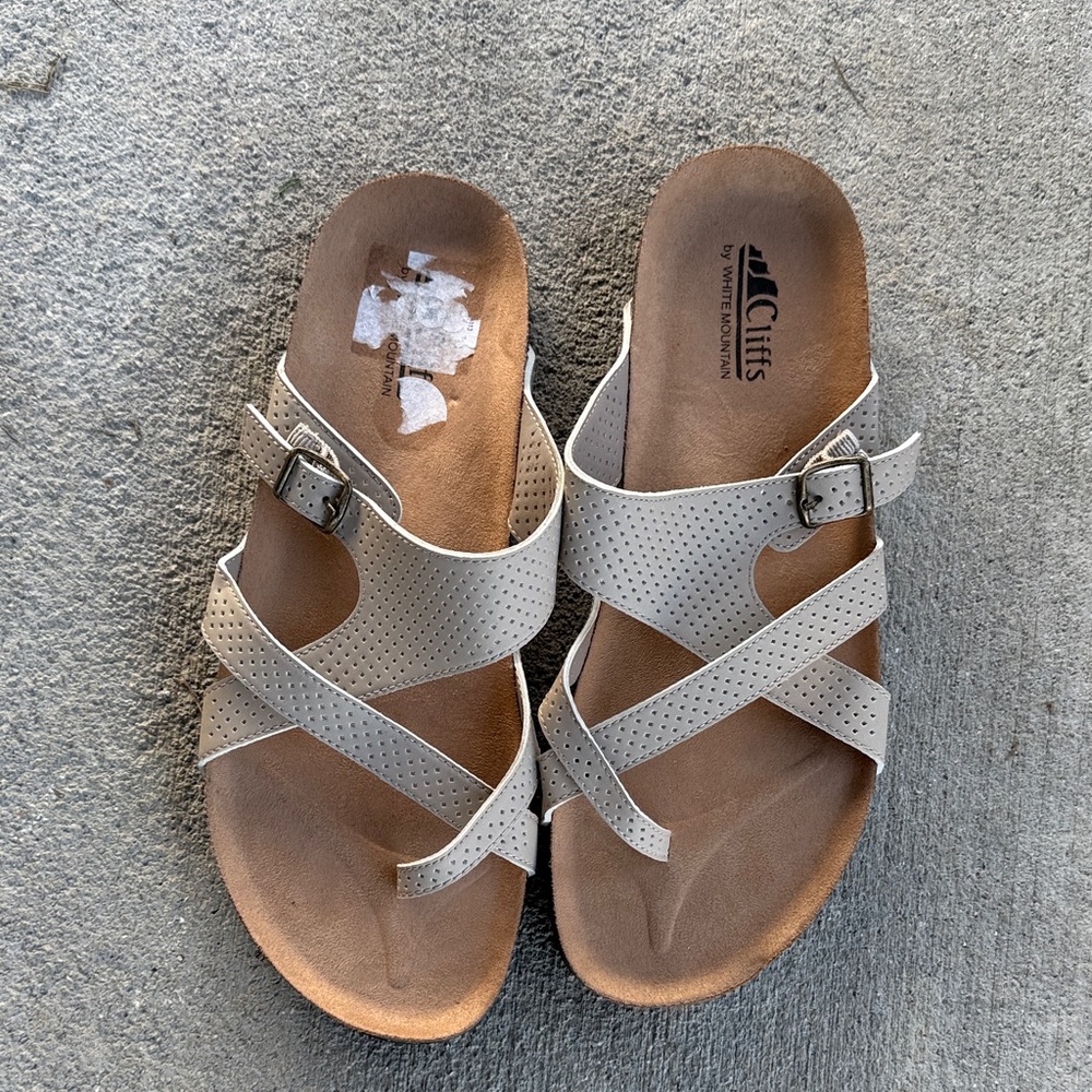 Cliffs by White Mountain Women's Light Gray Sandals